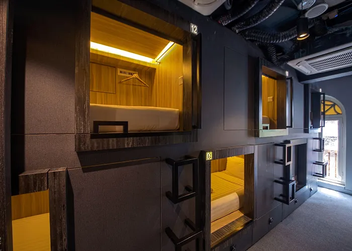 Cube Boutique Capsule Hotel At Chinatown